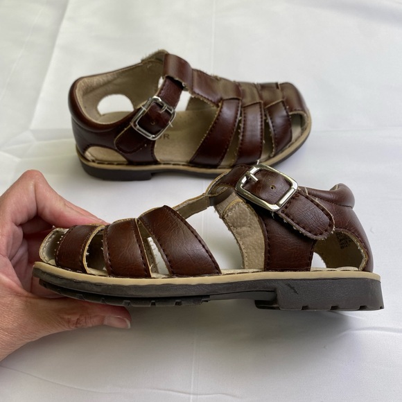 L AMOUR Emerson Fisherman Sandal                         Little Boy size 8 Tan - Picture 3 of 7